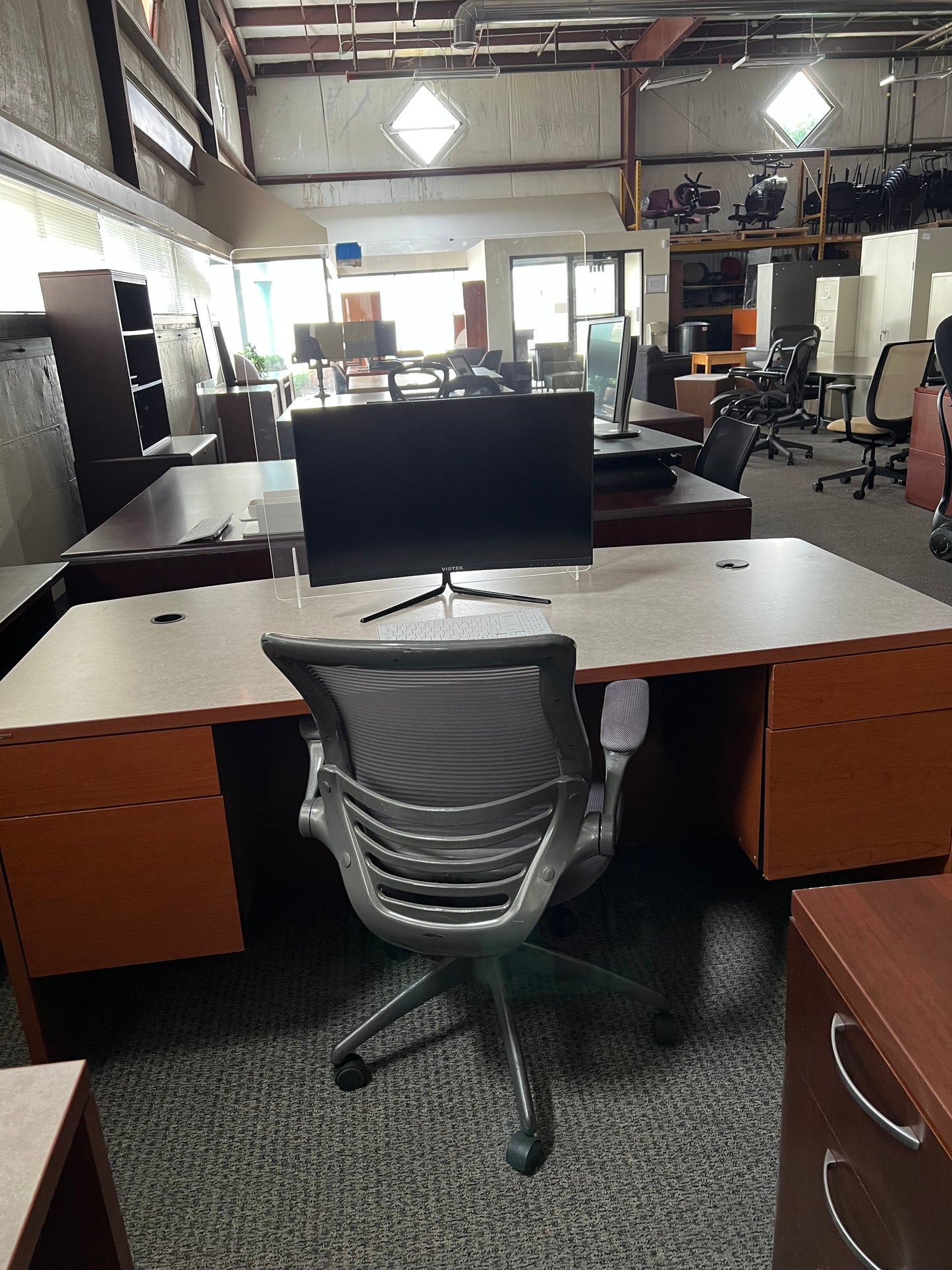Desk: HON executive desk