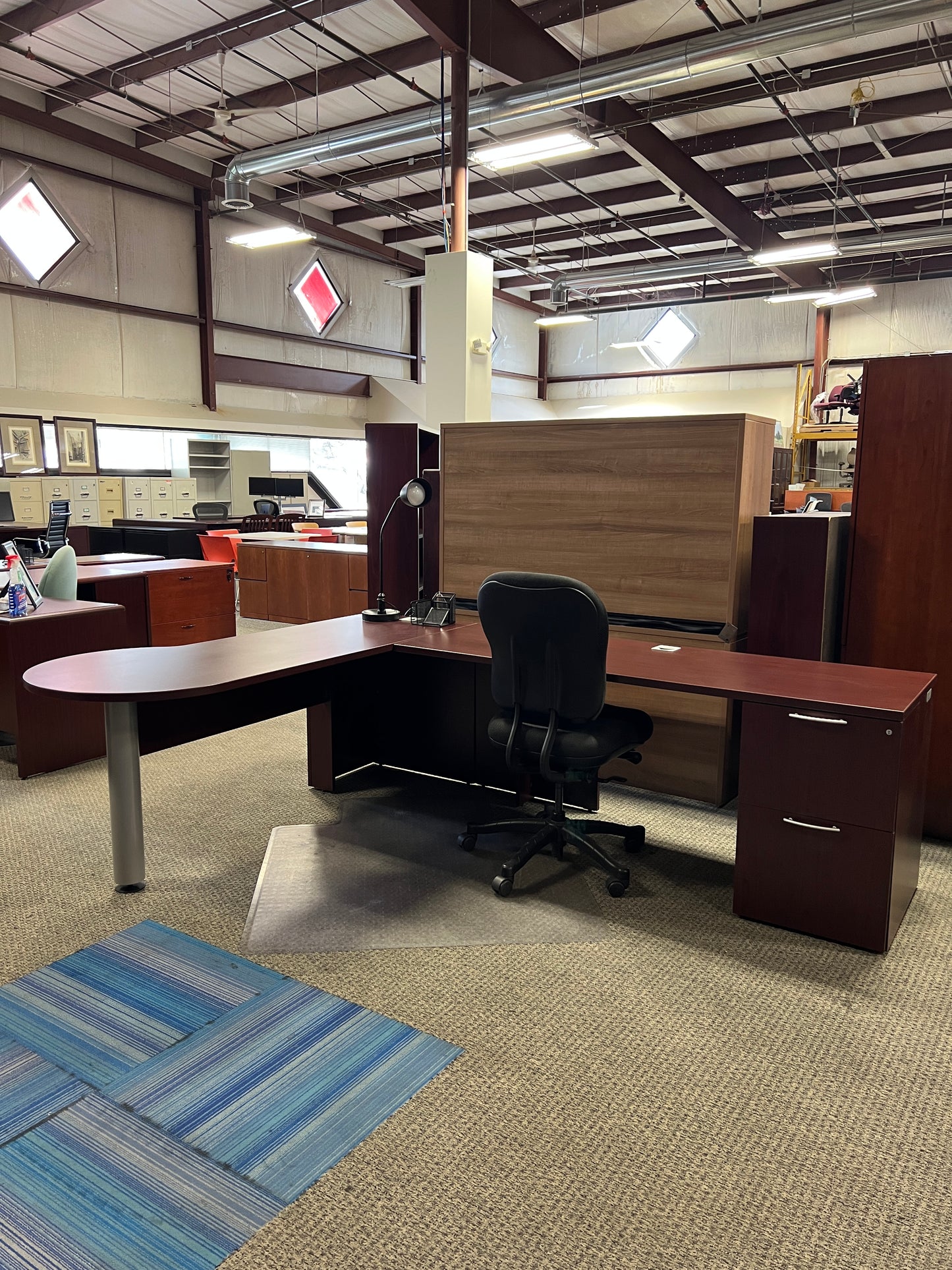 Desks: L Shaped desk