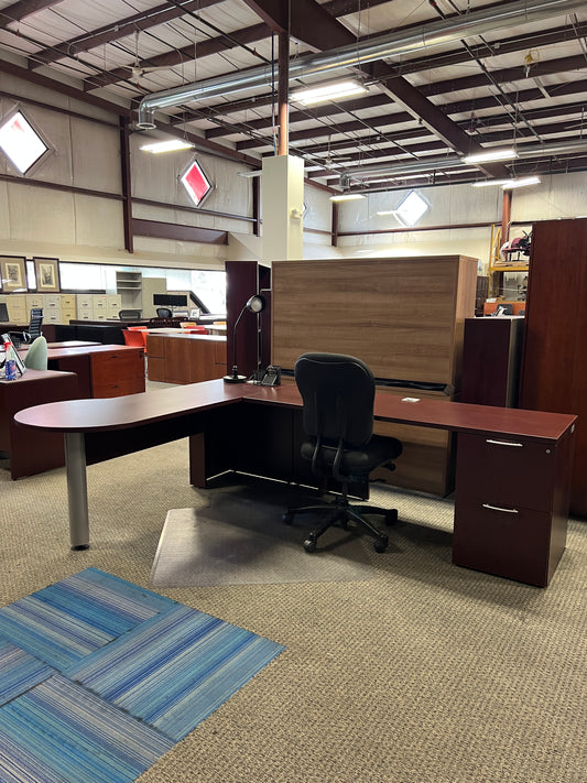 Desks: L Shaped desk