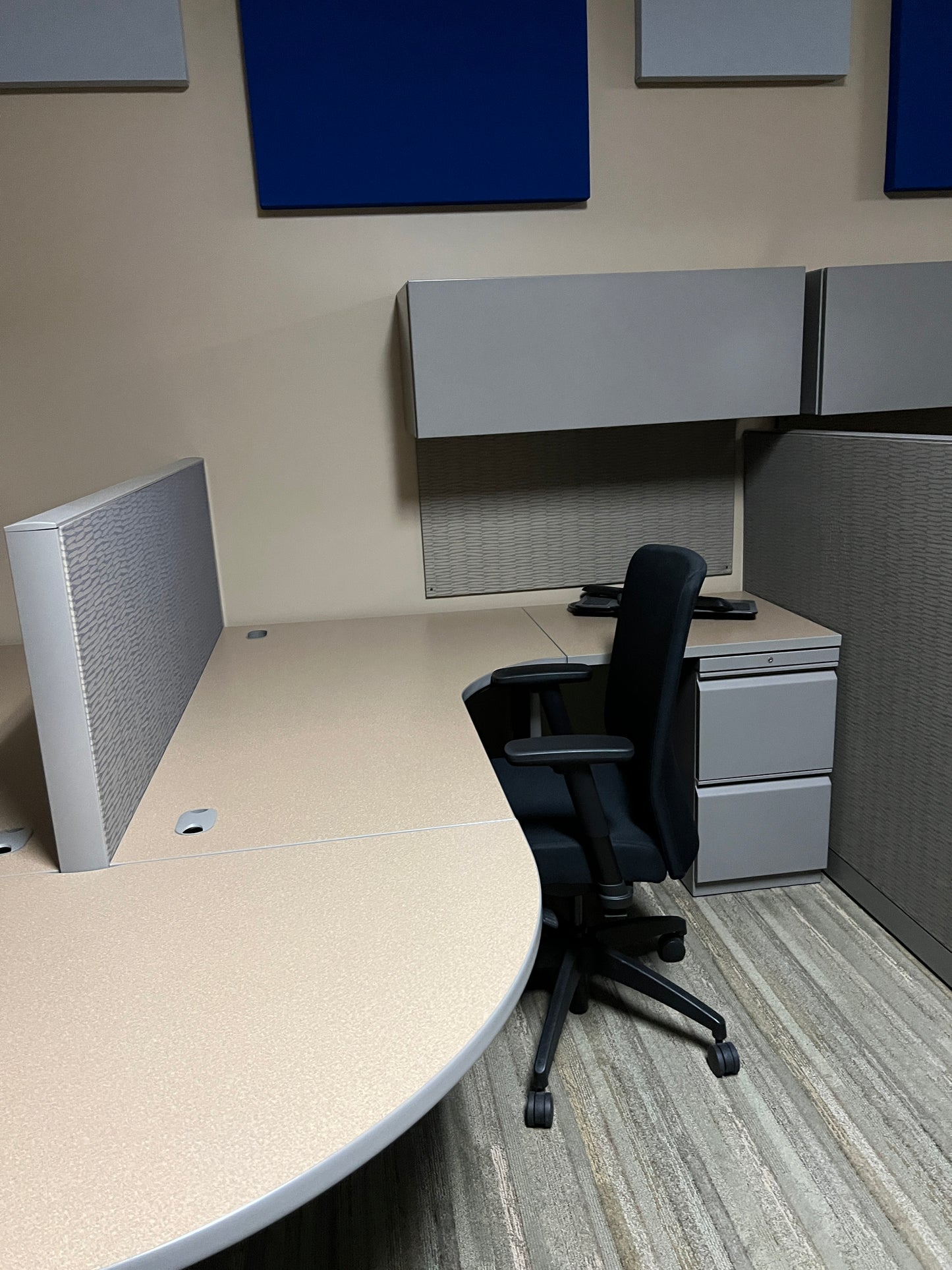 Desks: Cubicles