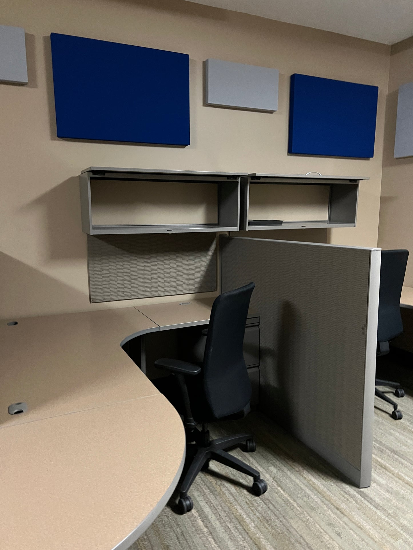 Desks: Cubicles