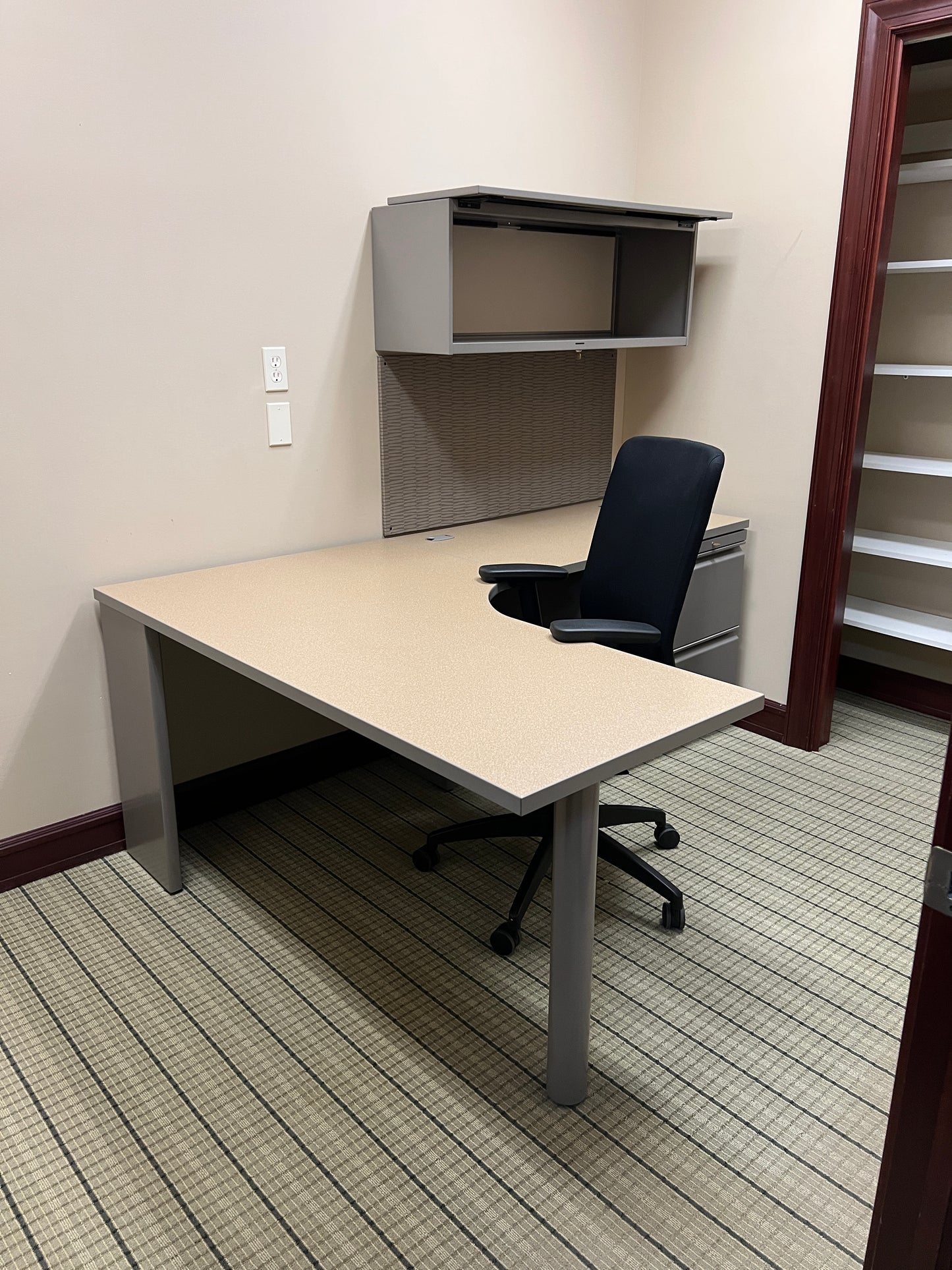 Desks: Workstation