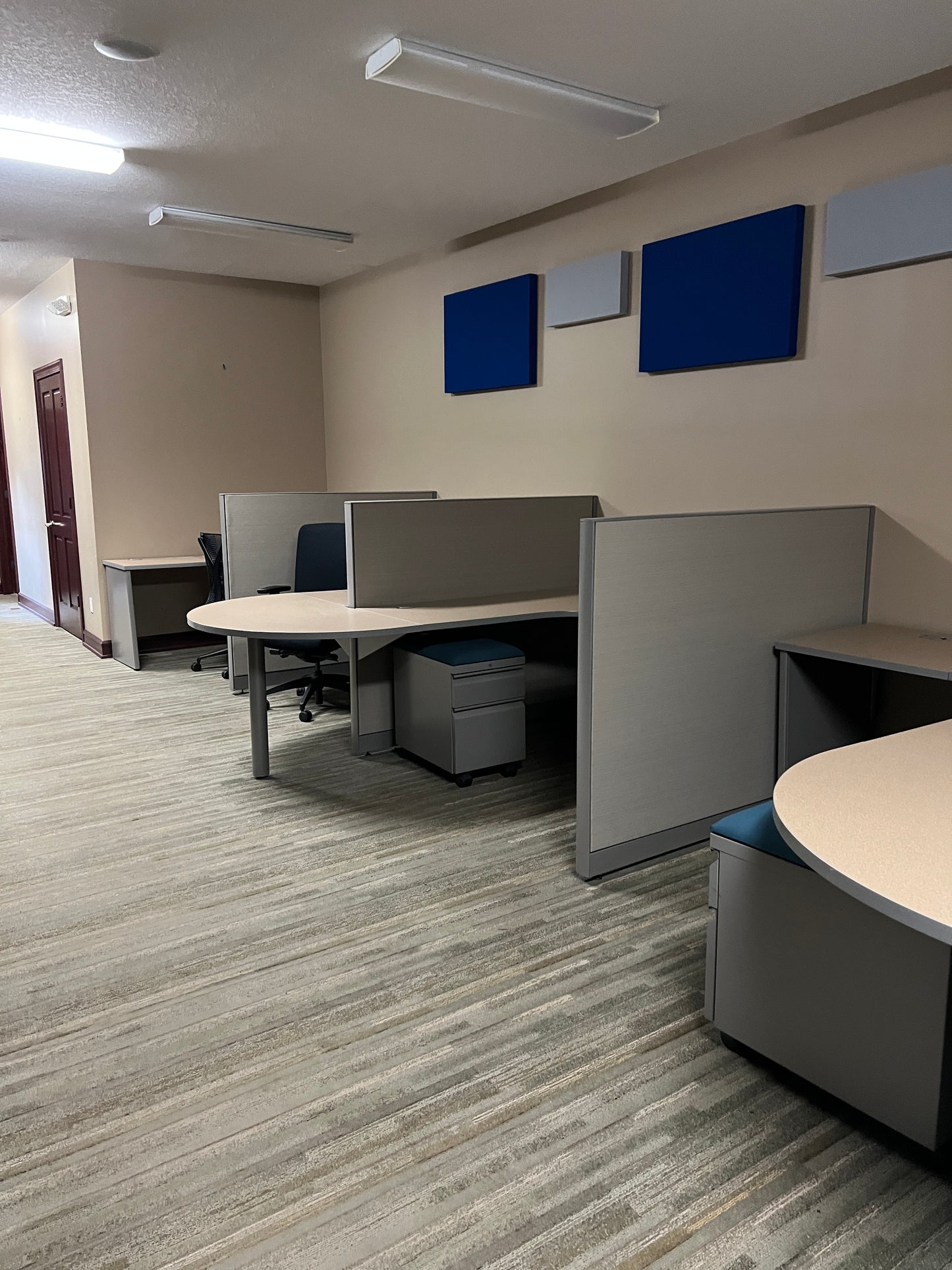 Desks: Cubicles