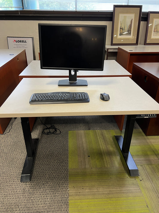 Desks: Sit to stand desk