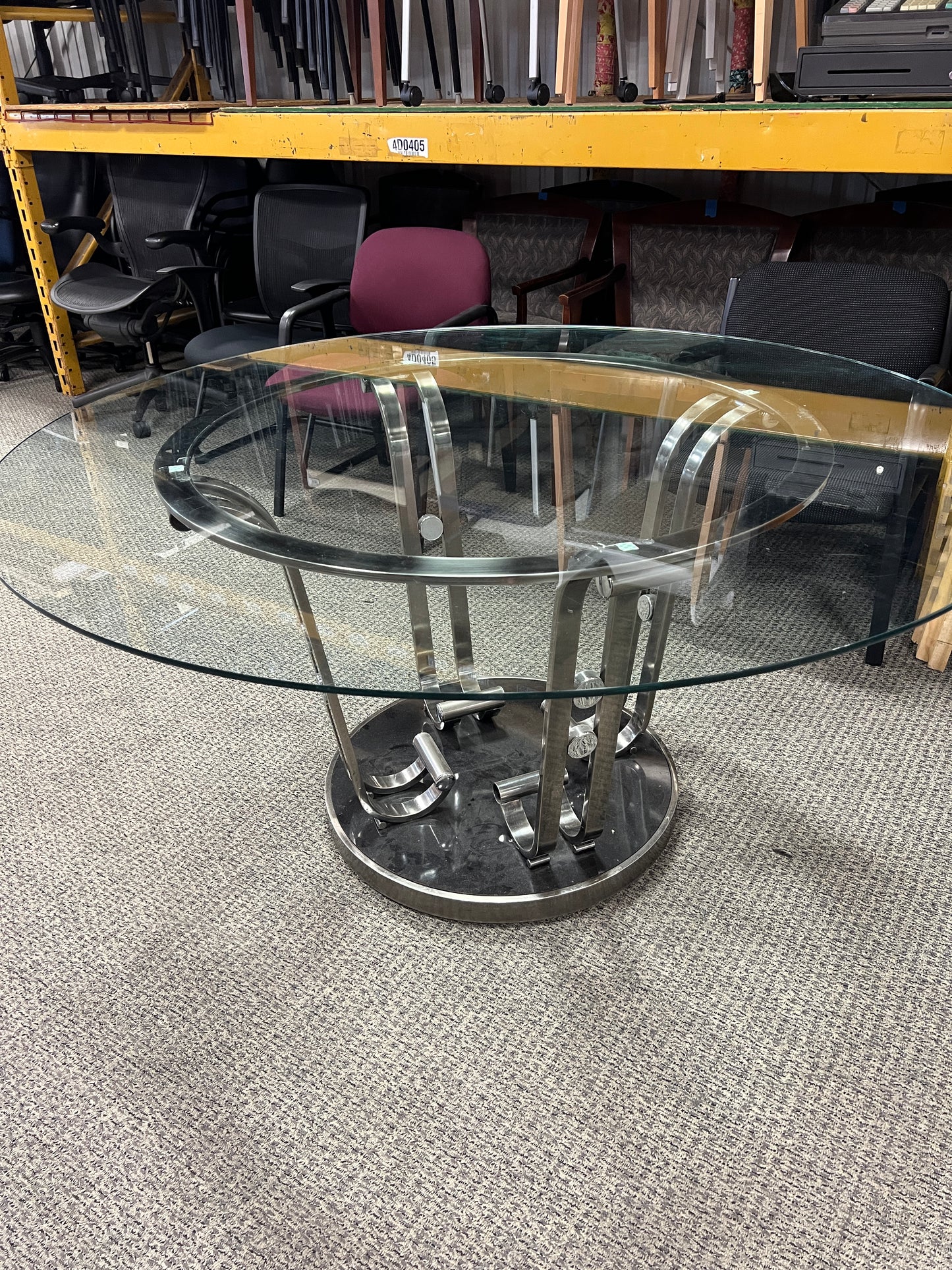 Tables: Round glass pedestal table