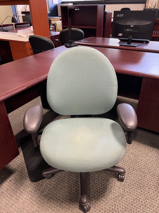 Chairs: Big and tall Desk chair on casters