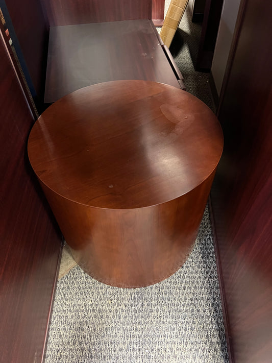 Table: Small Cherry tone end table