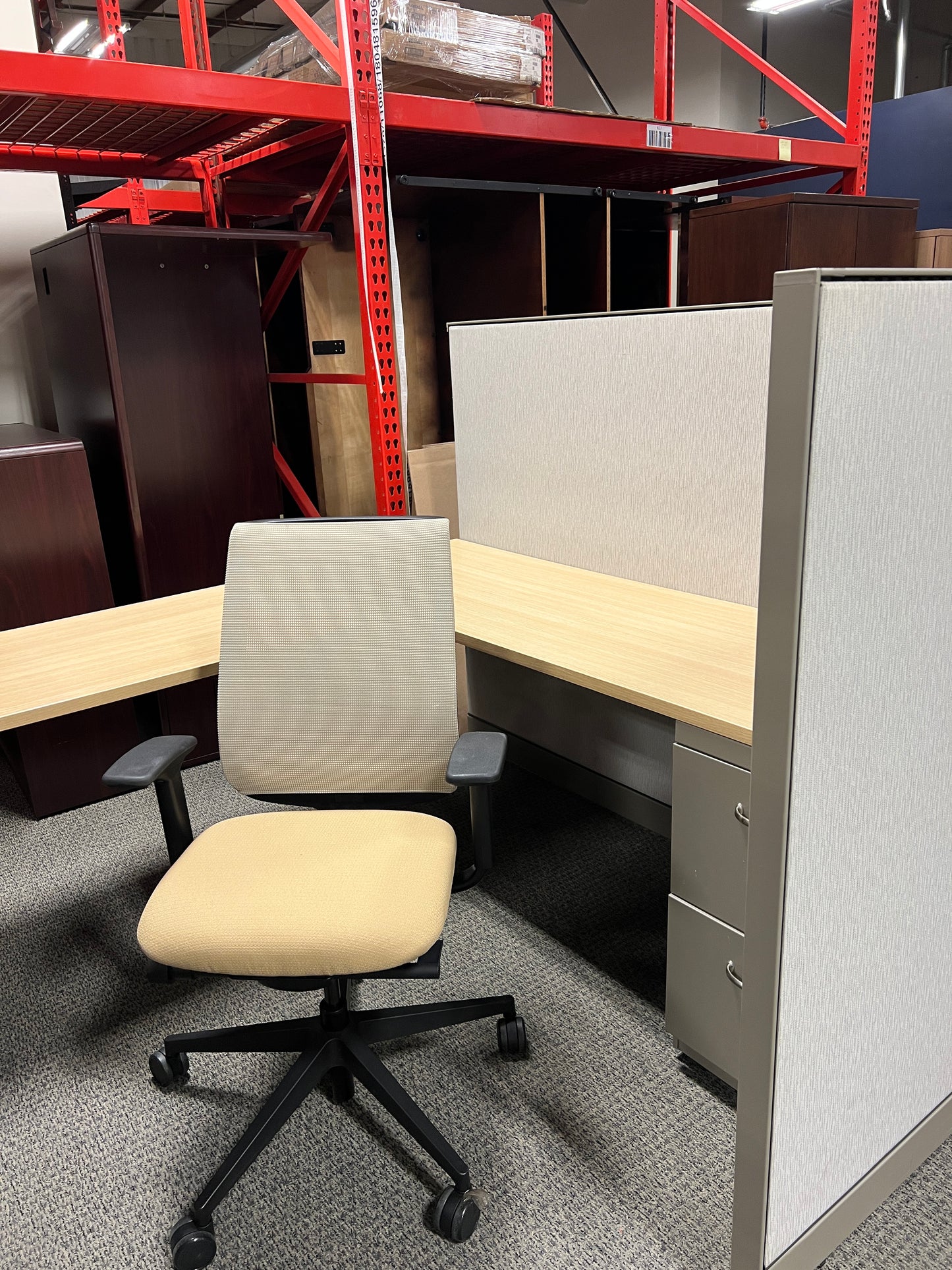 Desks: Cubicles