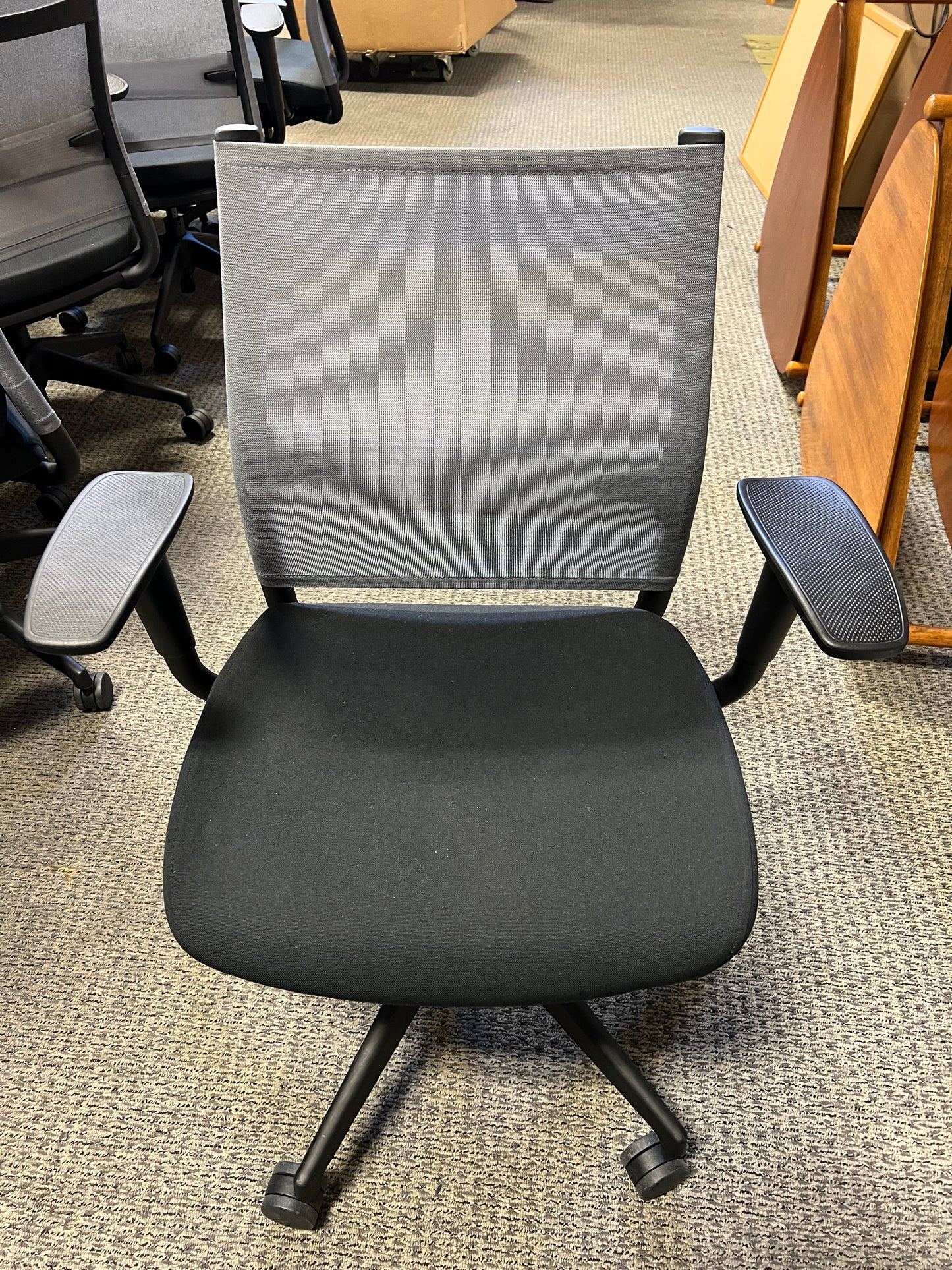 Sit on It Wit Mid-Back Task Chair